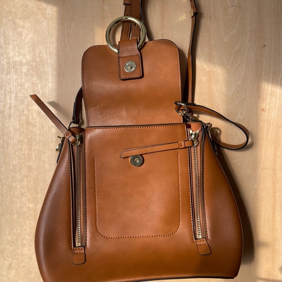 Gorgeous Vegan leather small convertible handbag. - Picture 6 of 6